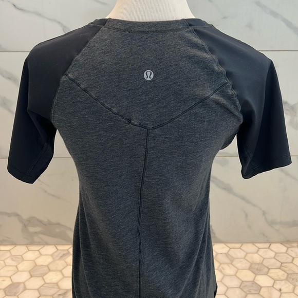 Lululemon Spincity Cotton Tee Heathered Black Gray Top Shirt Women’s Size 6 - Picture 6 of 15